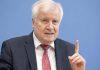 Seehofer poliste ırkçılık araştırmasına onay verdi