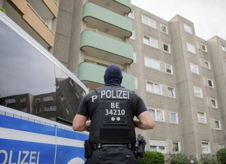 Almanya’da 100’den fazla Irkçı paylaşım yapan 29 polis görevden alındı.