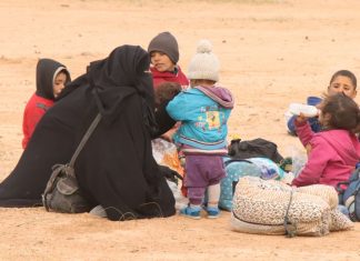 IŞİD kamplarından Alman vatandaşı üç kadın ve 12 çocuk Almanya’da.