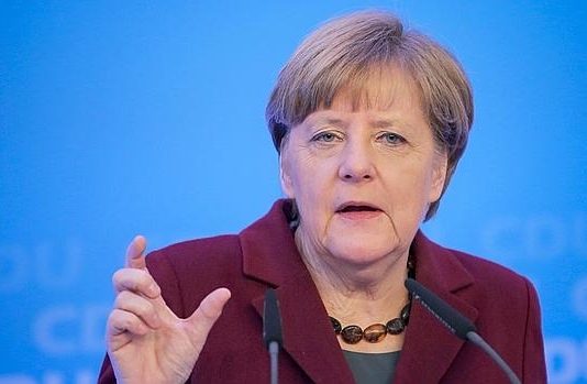 Merkel ırkçılığa karşı dayanışma çağrısı yaptı