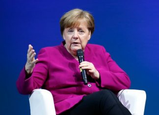 Merkel net konuştu: Aşı bulunana kadar virüsle yaşayacağız