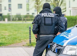 Polisteki Irkçı chat soruşturmasında yeni baskınlar gerçekleşti
